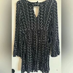 Hem & Thread Black & White Long Sleeve Dress | Size Large | Chic Print